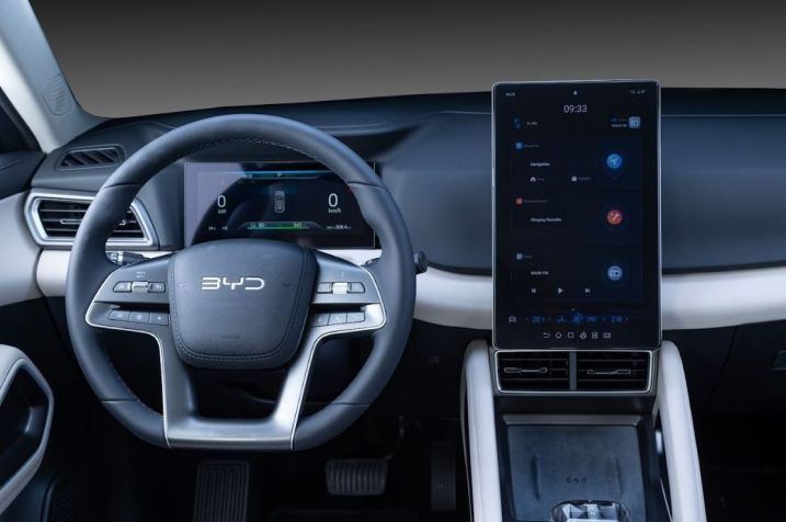 Interior do BYD Yuan Pro • Divulgação