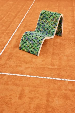 Cadeira feita de bolas de tênis • Rodolphe de Brabandere