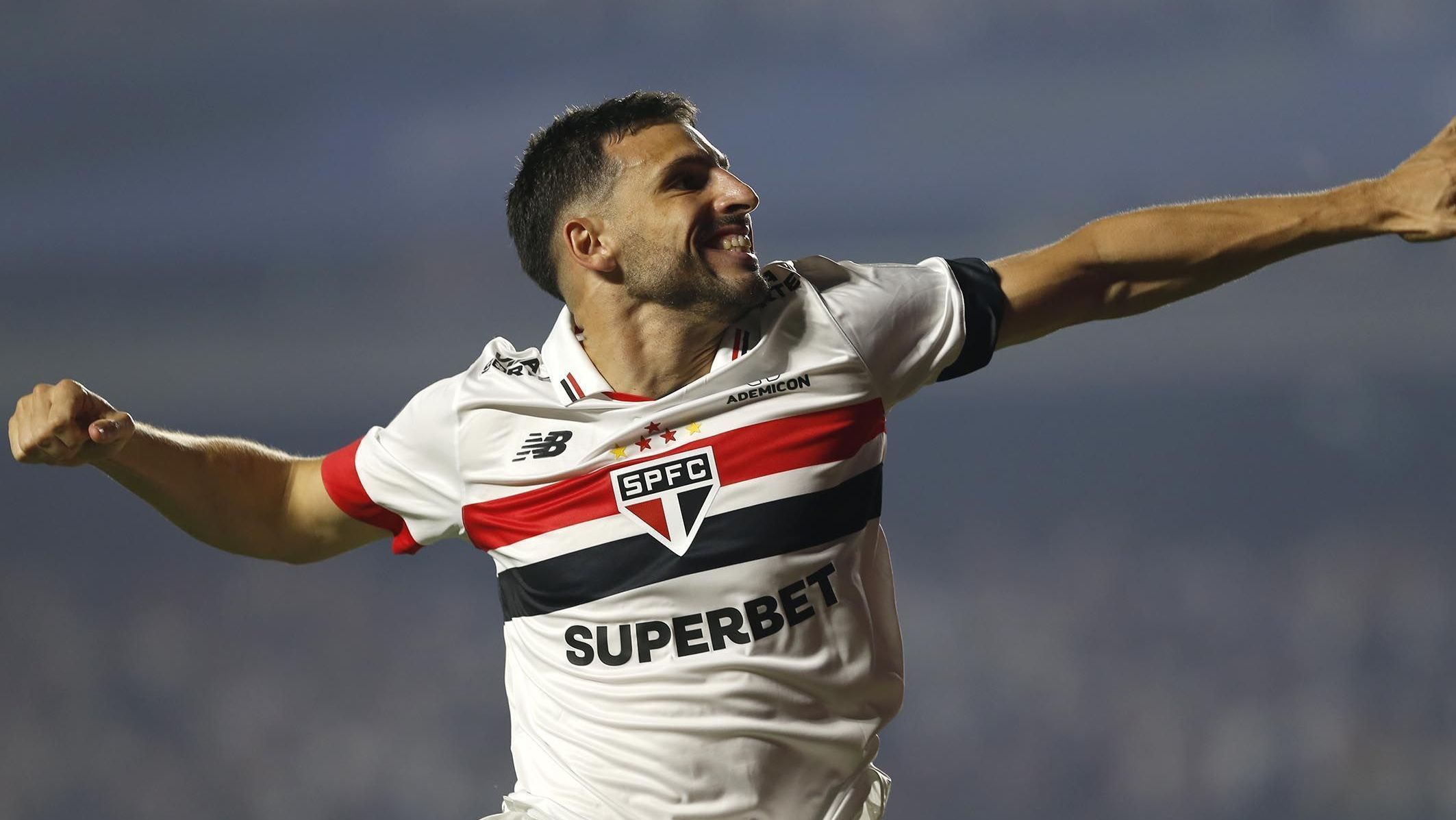 Calleri comemora gol contra o Nacional-URU pela Libertadores