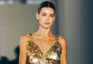 Camila Queiroz revela motivo que a fez largar a carreira de modelo