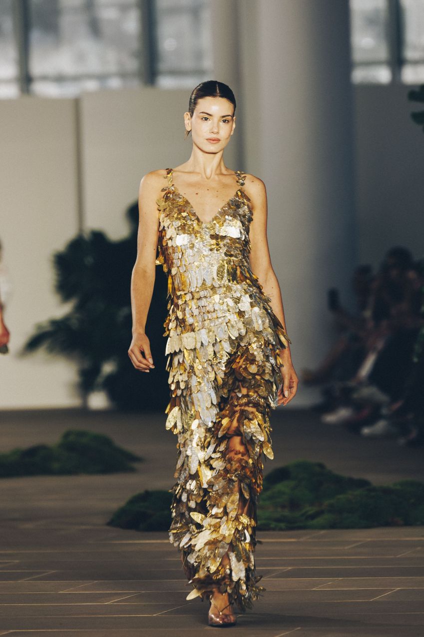 Camila Queiroz faz estreia na Semana de Moda de Nova York • Divulgação/Eudora