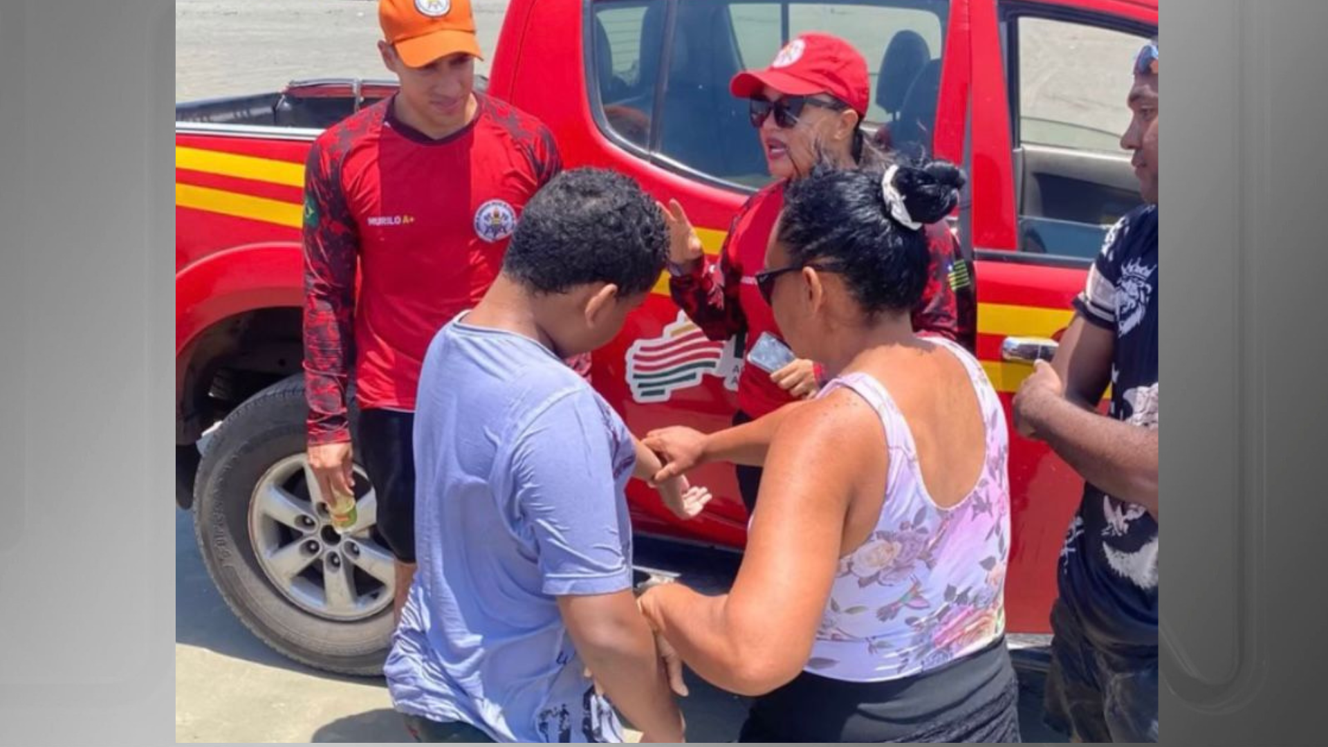 Infestação de caravelas-portuguesas têm preocupado autoridades e banhistas da cidade de Luís Correia, no litoral do Piauí • Corpo de Bombeiros Militar do Estado do Piauí