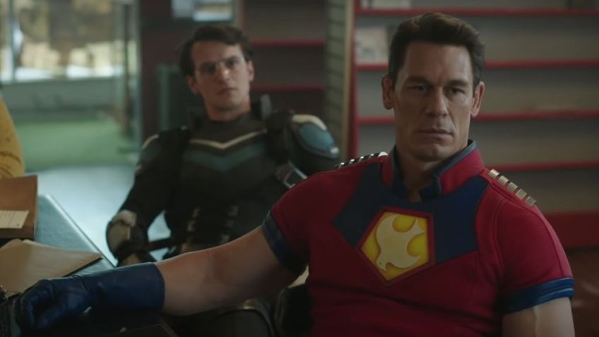 Freddie Stroma e John Cena em cena de "Pacificador" • Reprodução/Warner