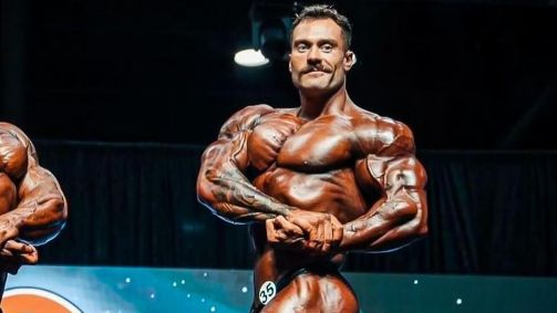 Chris Bumstead é pentacampeão do Mr. Olympia na categoria Classic Physique