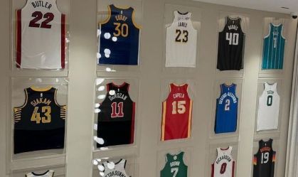 Vini Jr. publicou foto das camisas de jogadores da NBA que tem como decoração