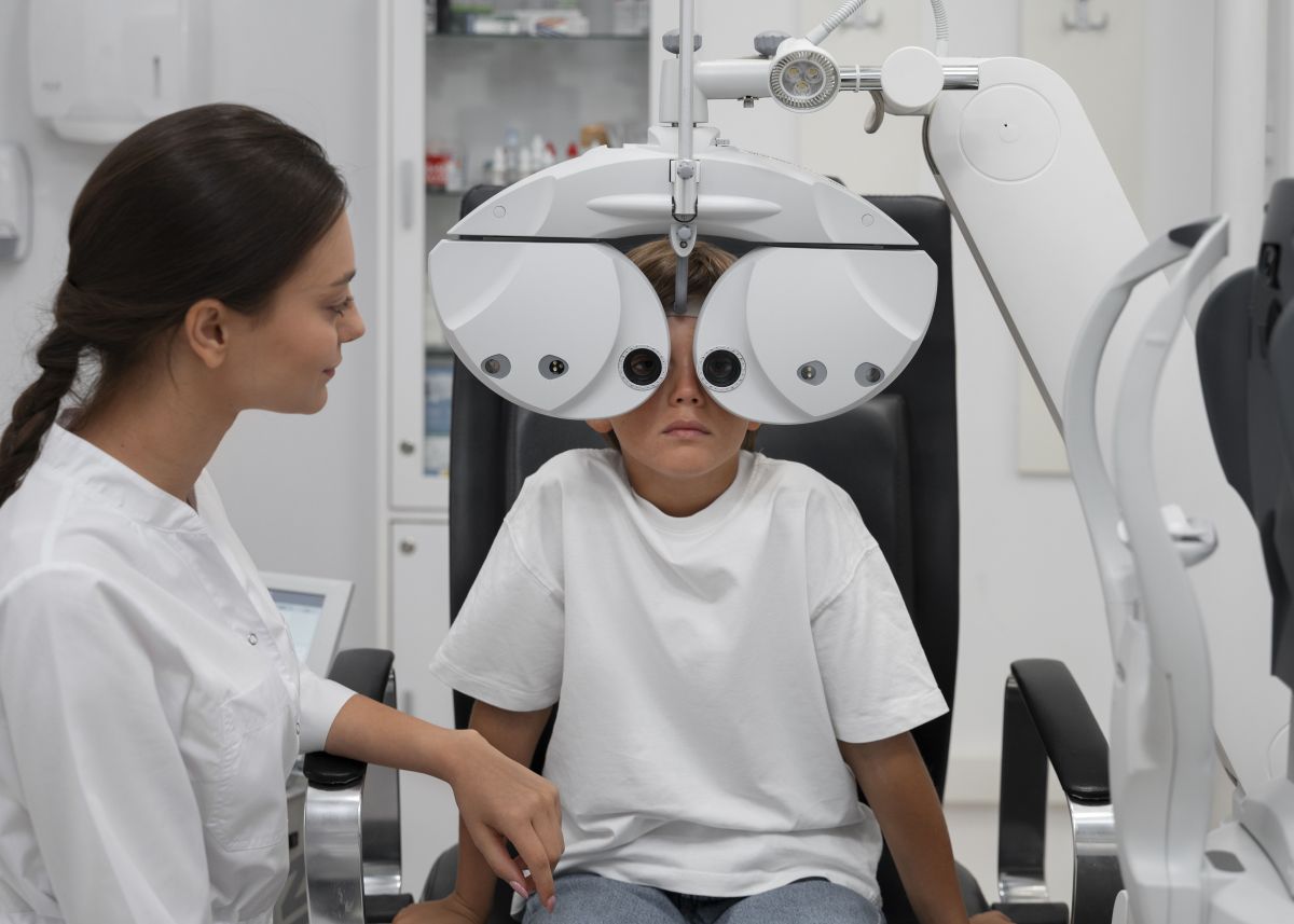 Médicos dizem que coçar os olhos pode indicar avanço de doenças crônica