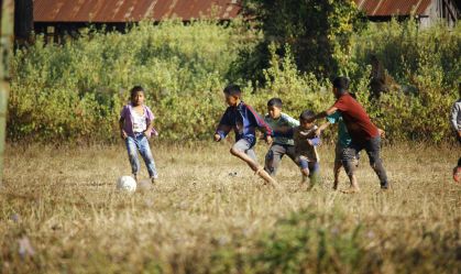 Praticar esportes na infância traz benefícios permanentes ao coração