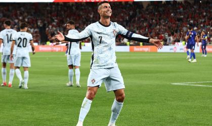 Cristiano Ronaldo faz história e alcança 900 gols na carreira