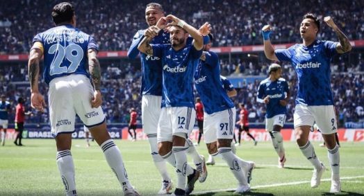 Cruzeiro vence Atlético-GO no Mineirão