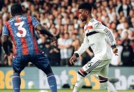 Goleiros brilham, e Manchester United empata com Crystal Palace