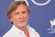 Daniel Craig fala à CNN sobre possibilidade de ser indicado ao Oscar: "Um bônus"