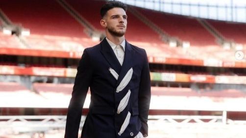 Declan Rice atacando de modelo no London Fashin Week