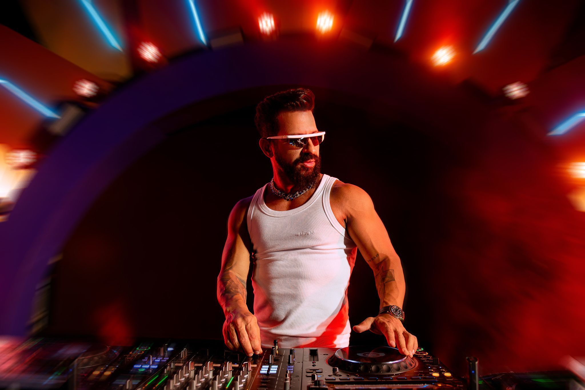 Dennis leva o funk para o Espaço Favela neste sábado (14)