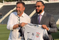 Contrato de Depay com Corinthians tem cláusula de rebaixamento, confirma clube