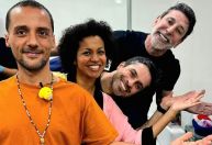 Protagonistas de "Castelo Rá-Tim-Bum" refazem foto clássica em reencontro