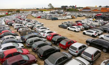 Leilão do Detran-SP terá motos por R$ 200 e Corolla a partir de R$ 7 mil