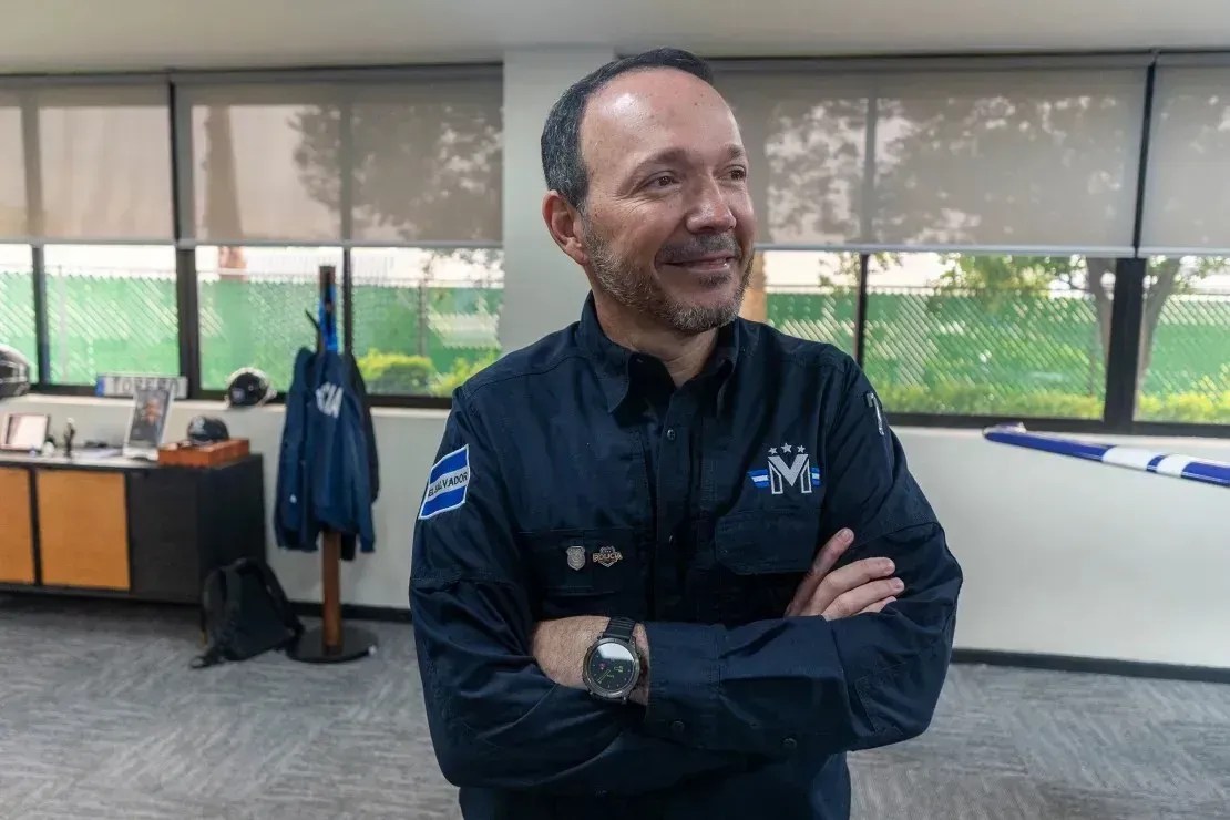 Ministro da Segurança de El Salvador, Gustavo Villatoro, disse que estudou as gangues antes de enfrentá-las • Evelio Contreras/CNN
