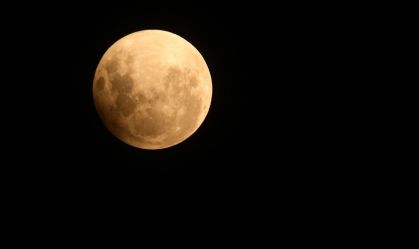 2026 promete eclipses, Superluas e chuvas de meteoros no Brasil; veja datas