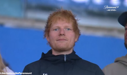 Ed Sheeran ganha camisa do Fluminense; veja