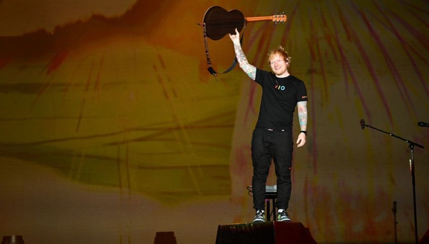 Britânico conquistou a multidão no quarto dia de Rock in Rio apenas com a voz, um violão e uma mesa de som. • Leo Franco/Agnews