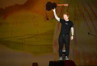 Rock in Rio 2024: sem banda, Ed Sheeran conquista multidão apenas com um violão