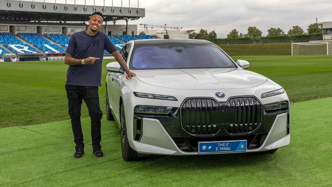 Éder Militão com o modelo The i7, da BMW • Divulgação/Real Madrid