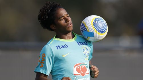 Endrick em treino da Seleção Brasileira