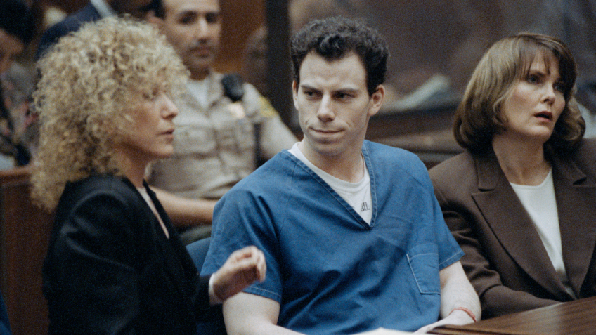 Erik Menendez em julgamento, em 9 de março de 1994 • Photo by Ted Soqui/Sygma via Getty Images