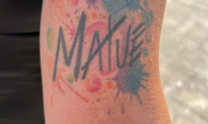 Rock in Rio: fã com tatuagem de Matuê sai do Recife para ver o artista