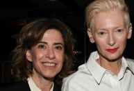 Fernanda Torres posa ao lado de Tilda Swinton no Festival de Cinema de Toronto