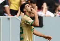 Palmeiras vence Vasco no Mané Garrincha e segue na cola do Botafogo