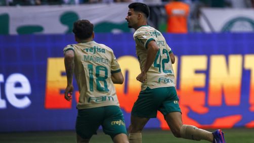 Flaco López comemora gol no Brasileirão