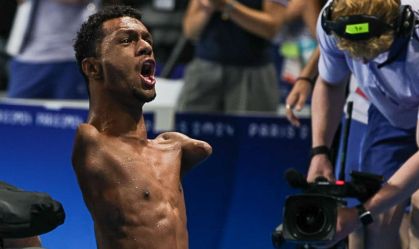 Gabrielzinho conquista mais um ouro na natação na Paralimpíada de Paris