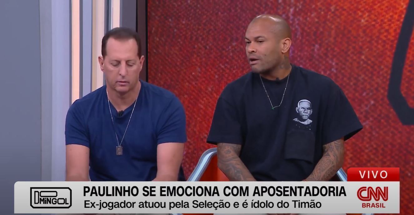 Ex-lateral Gabriel em participação no Domingol com Benja