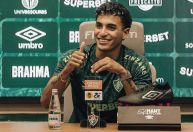 Gabriel Fuentes perde a fala ao ver Marcelo no Fluminense: “Me desconcentrou”