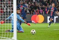 Champions League: PSG vence estreante Girona, com falha de goleiro que brilhava
