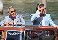 Brad Pitt brinca que George Clooney é o homem mais sexy "ainda vivo"