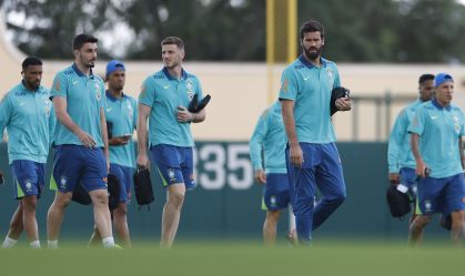 Bayern de Munique procura goleiro brasileiro para substituir Neuer, diz jornal