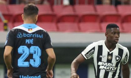Pepê e Luiz Henrique em ação em Botafogo x Grêmio