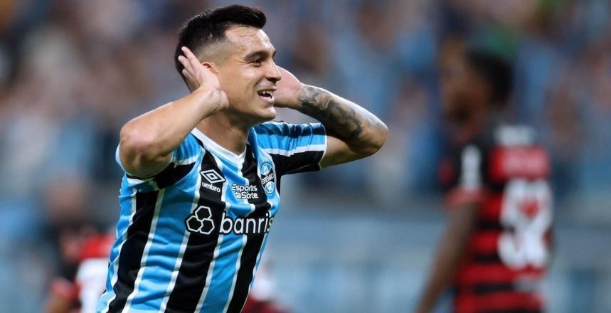 Cristaldo abriu o placar para o Grêmio contra o Flamengo