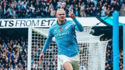 Haaland comemorando gol sobre o Arsenal pela Premier League