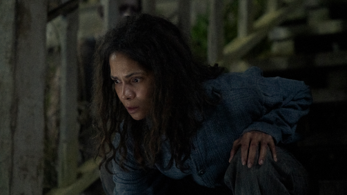 Halle Berry em cena de "Não Solte!"