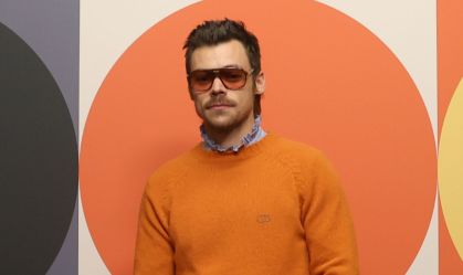 Harry Styles marca presença em desfile na Semana de Moda de Paris