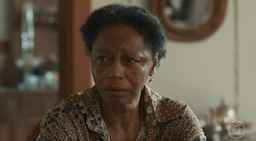 Inácia (Edvana Carvalho) recebeu herança de Inocêncio (Marcos Palmeira). • Reprodução/Globoplay