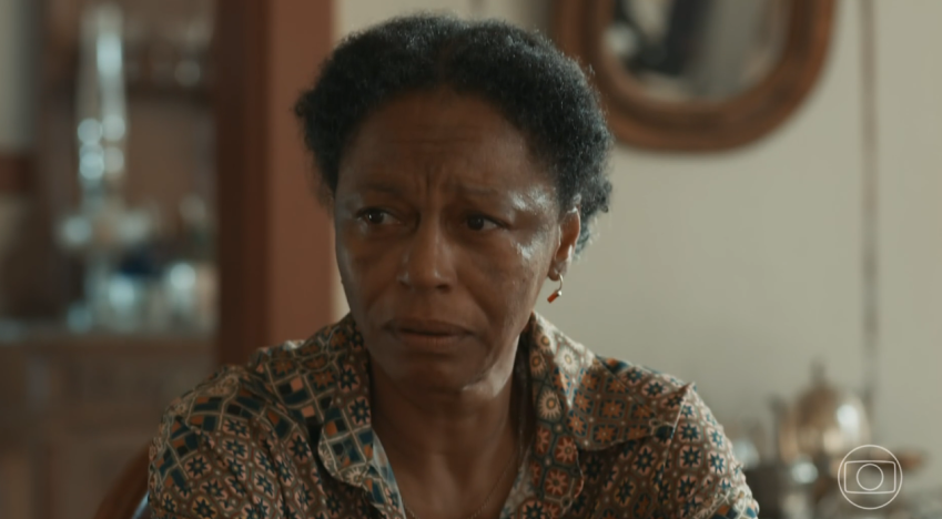 Inácia (Edvana Carvalho) recebeu herança de Inocêncio (Marcos Palmeira). • Reprodução/Globoplay