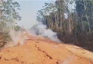 Fogo subterrâneo: moradores flagram fumaça em estradas no Pará