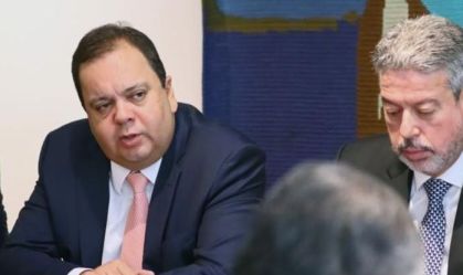 Elmar Nascimento é escolhido por Lira para relatar projeto sobre emendas