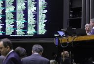 Em última semana presencial antes das eleições, Câmara retoma votações com foco em sucessão de Lira