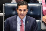 Marcos Pereira rebate críticas de Silas Malafaia: "Transpira ódio"