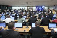 8/1: União Brasil se recusa a dar quórum à sessão do projeto de anistia enquanto PL apoiar Hugo Motta